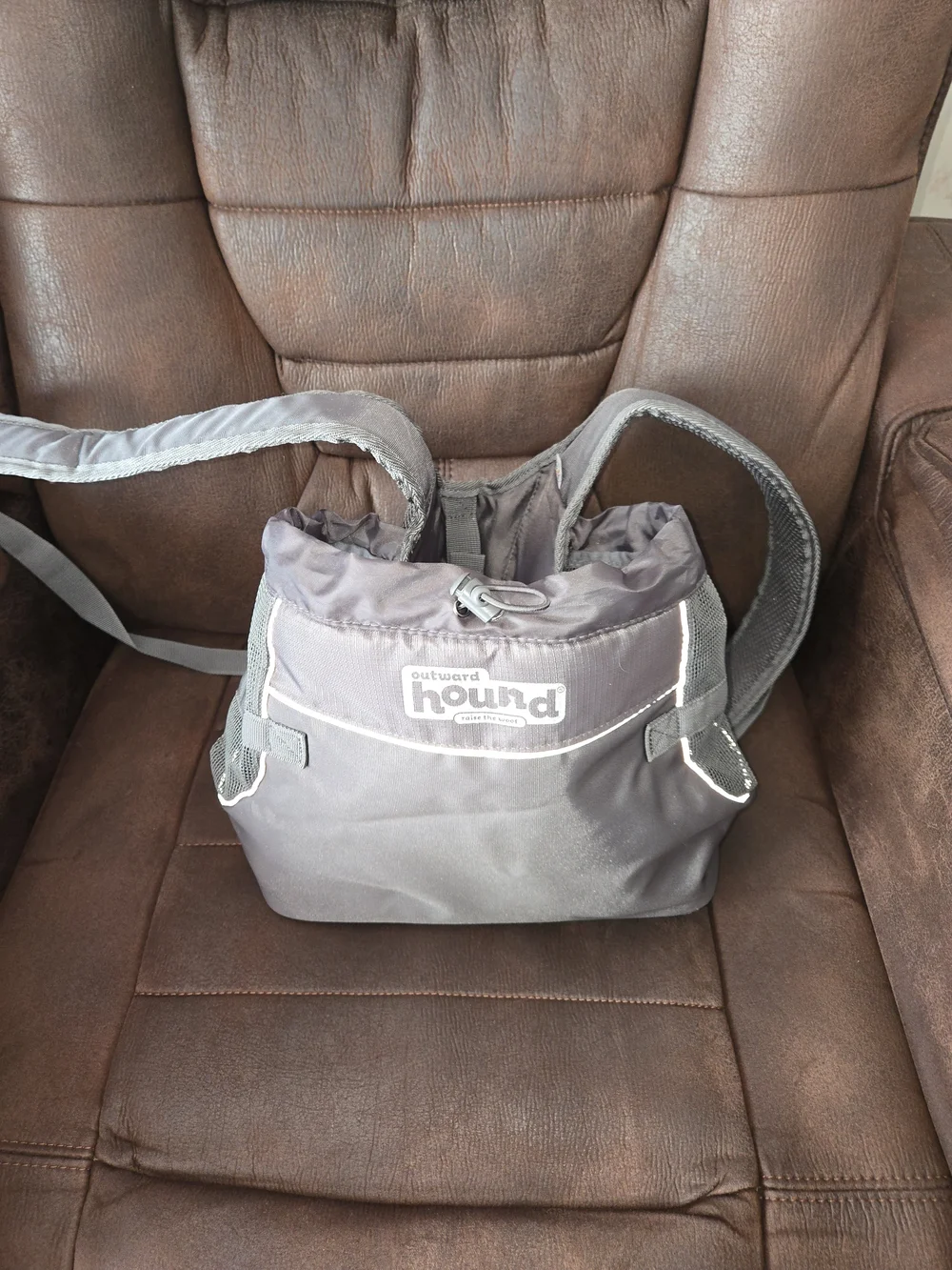 Outward Hound Grey Front-Load PupPak Hands-Free Dog Carrier..OFFERS WELCOME!